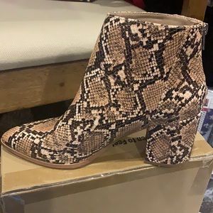 Steve Madden Snake boots